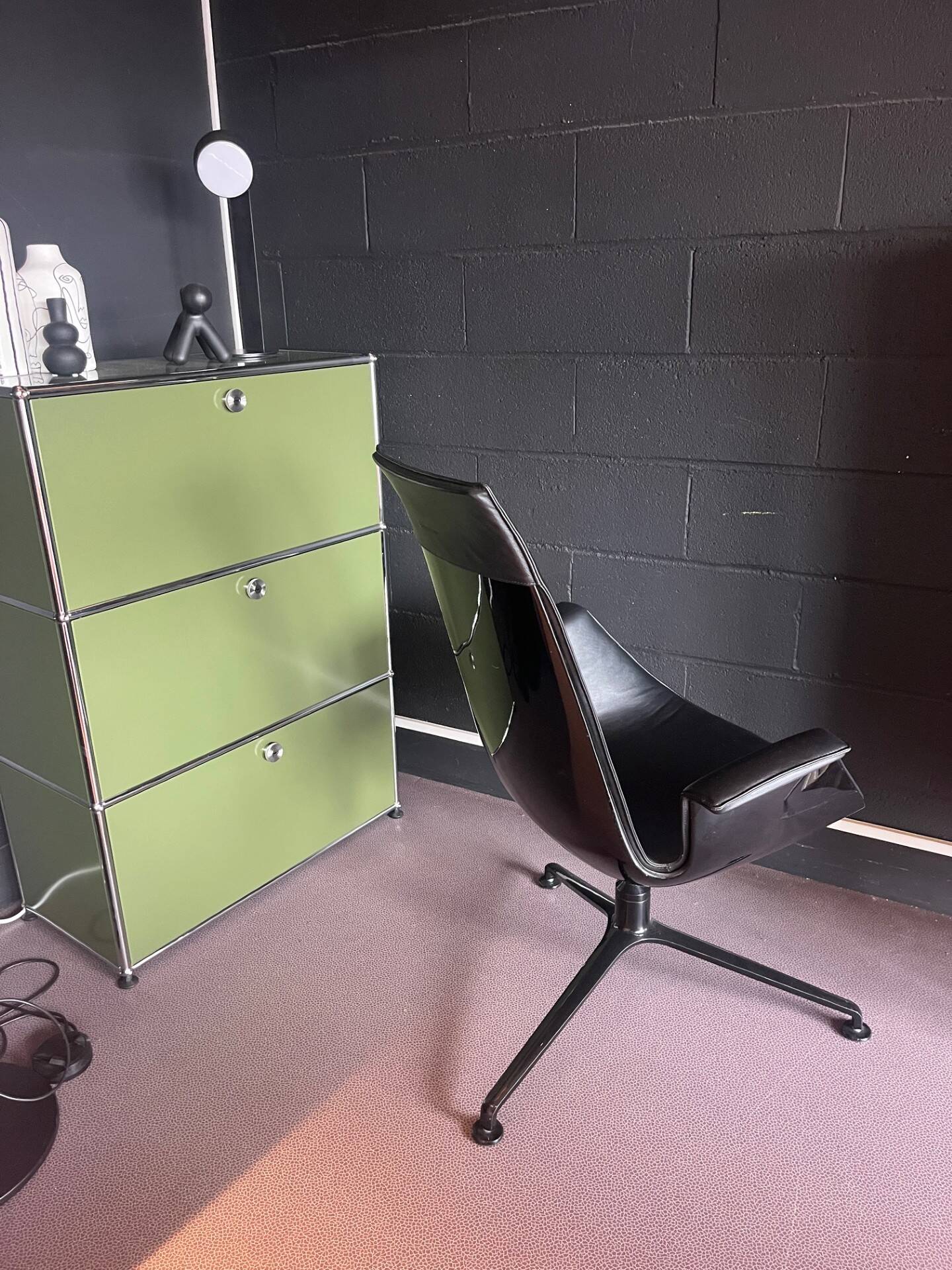 FK Chair Walter KNOLL