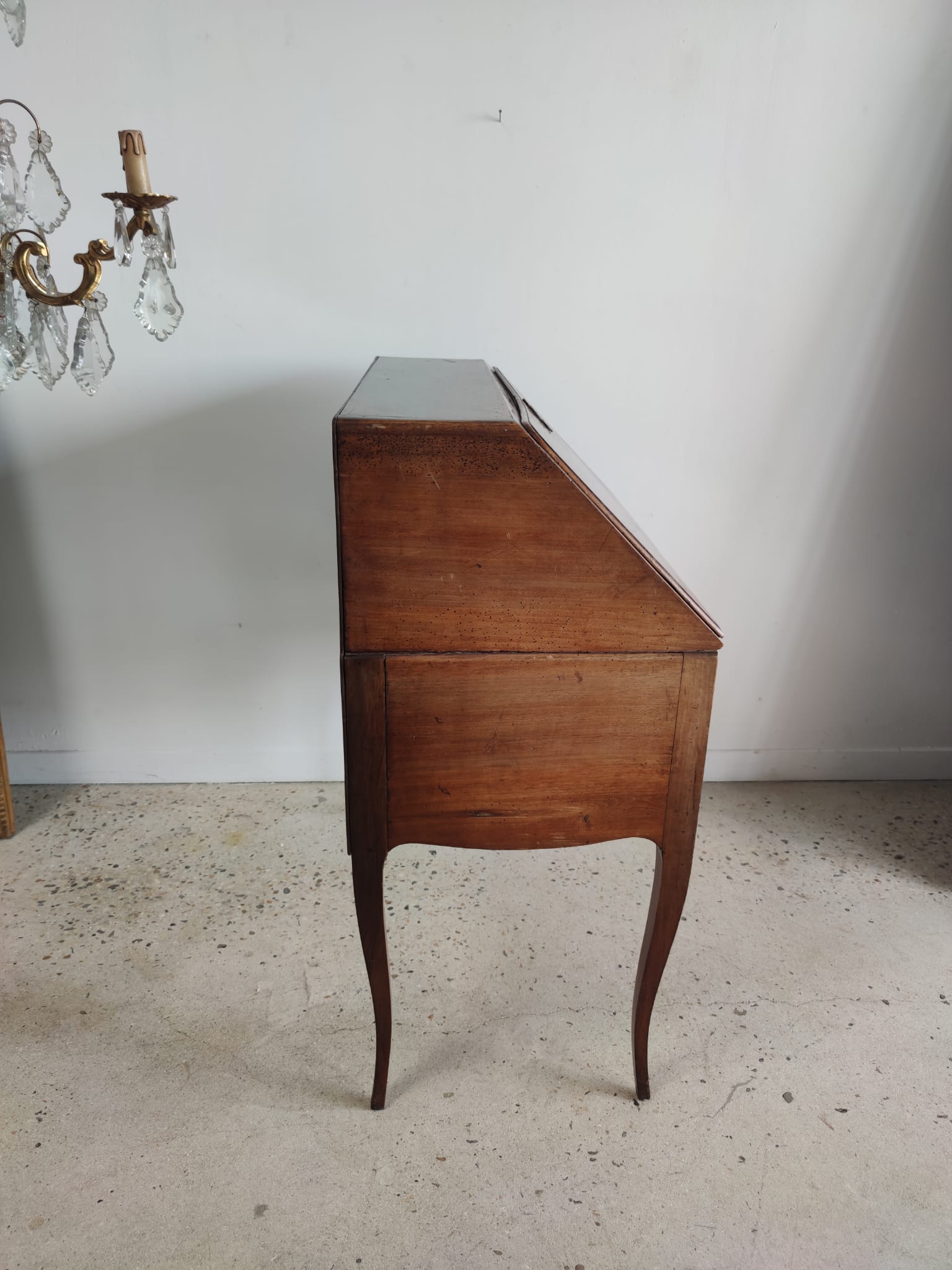 Bureau de pente en bois naturel