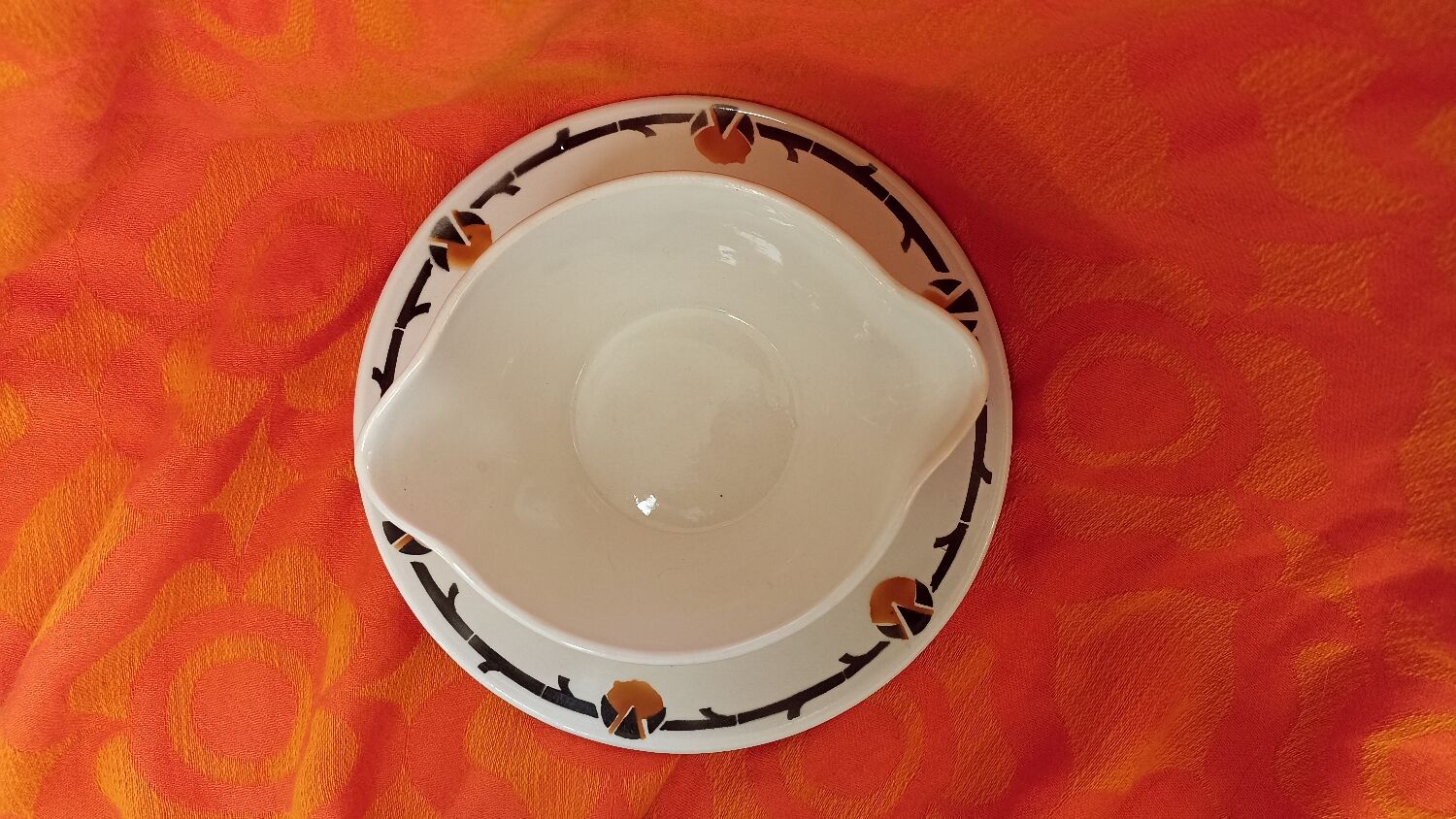 Art deco gravy boat by Fenal Badonviller model Barcarolle