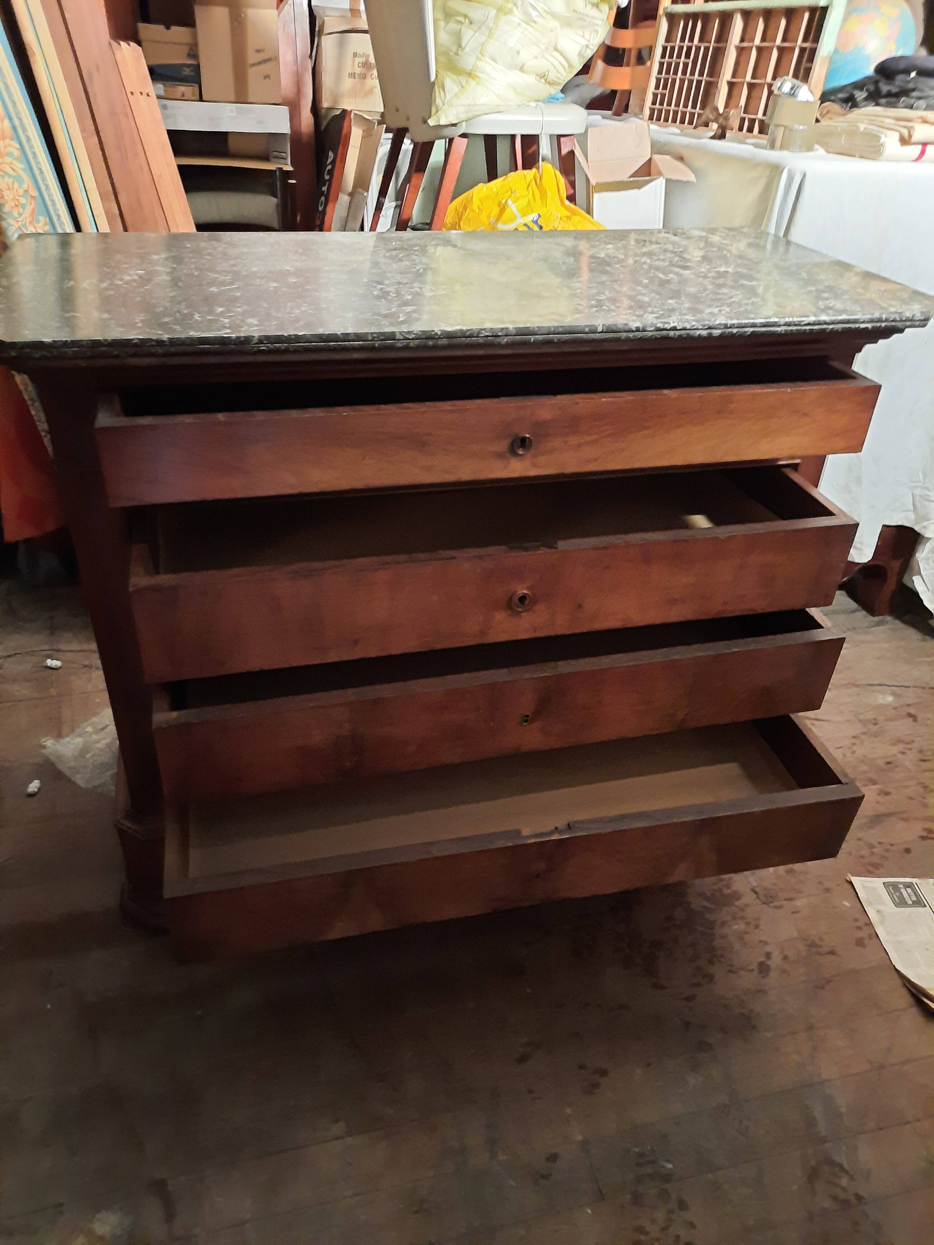 Louis Philippe dresser