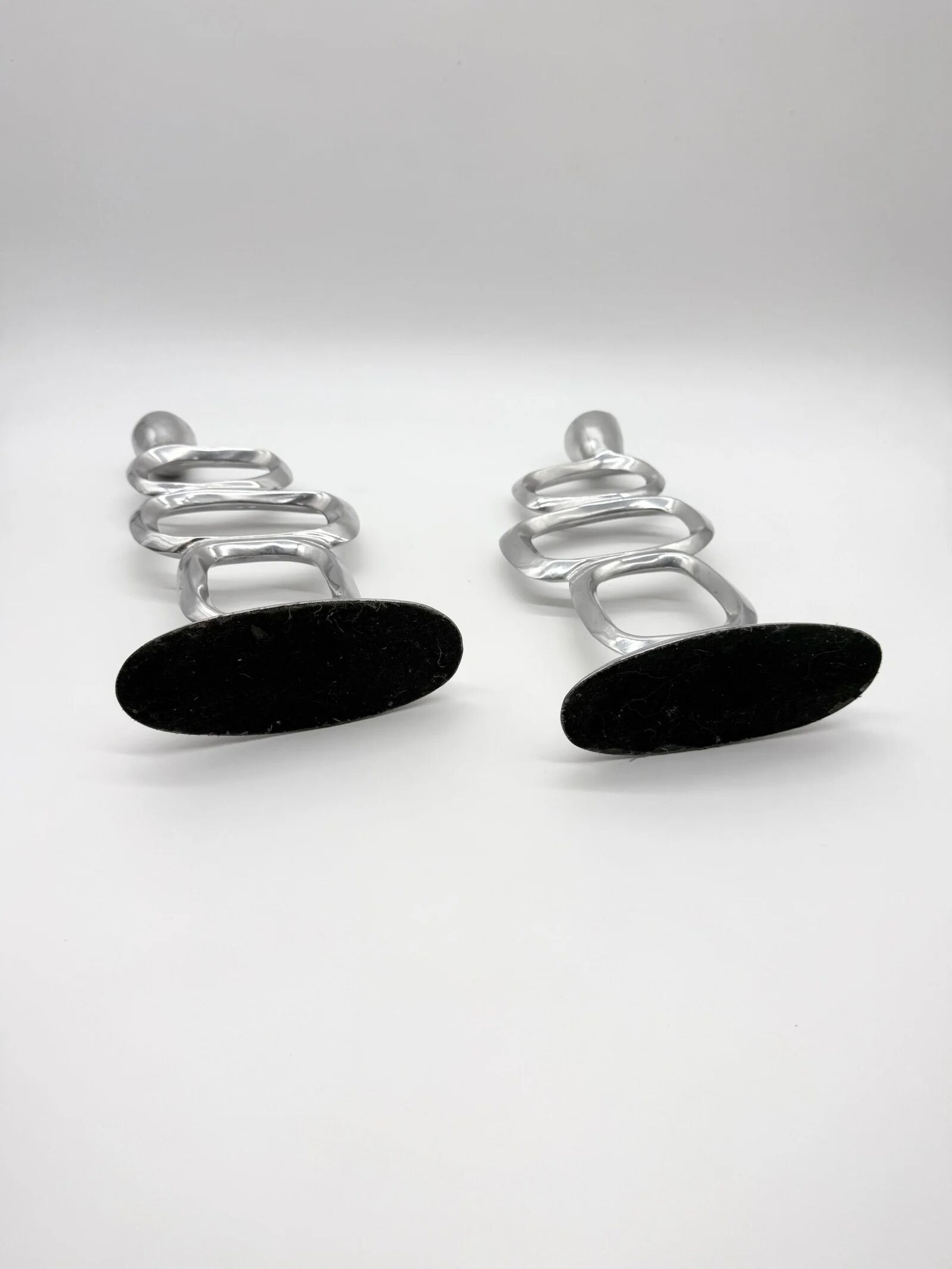 Pair of candlesticks "Circle" – Matthew Hilton, 1980s