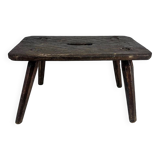 Banc de traite ancien à fente en bois massif