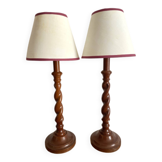 Pair of twisted wooden base lamps