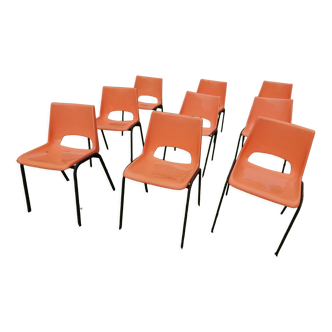 9 chaises adultes plastique orange vintage