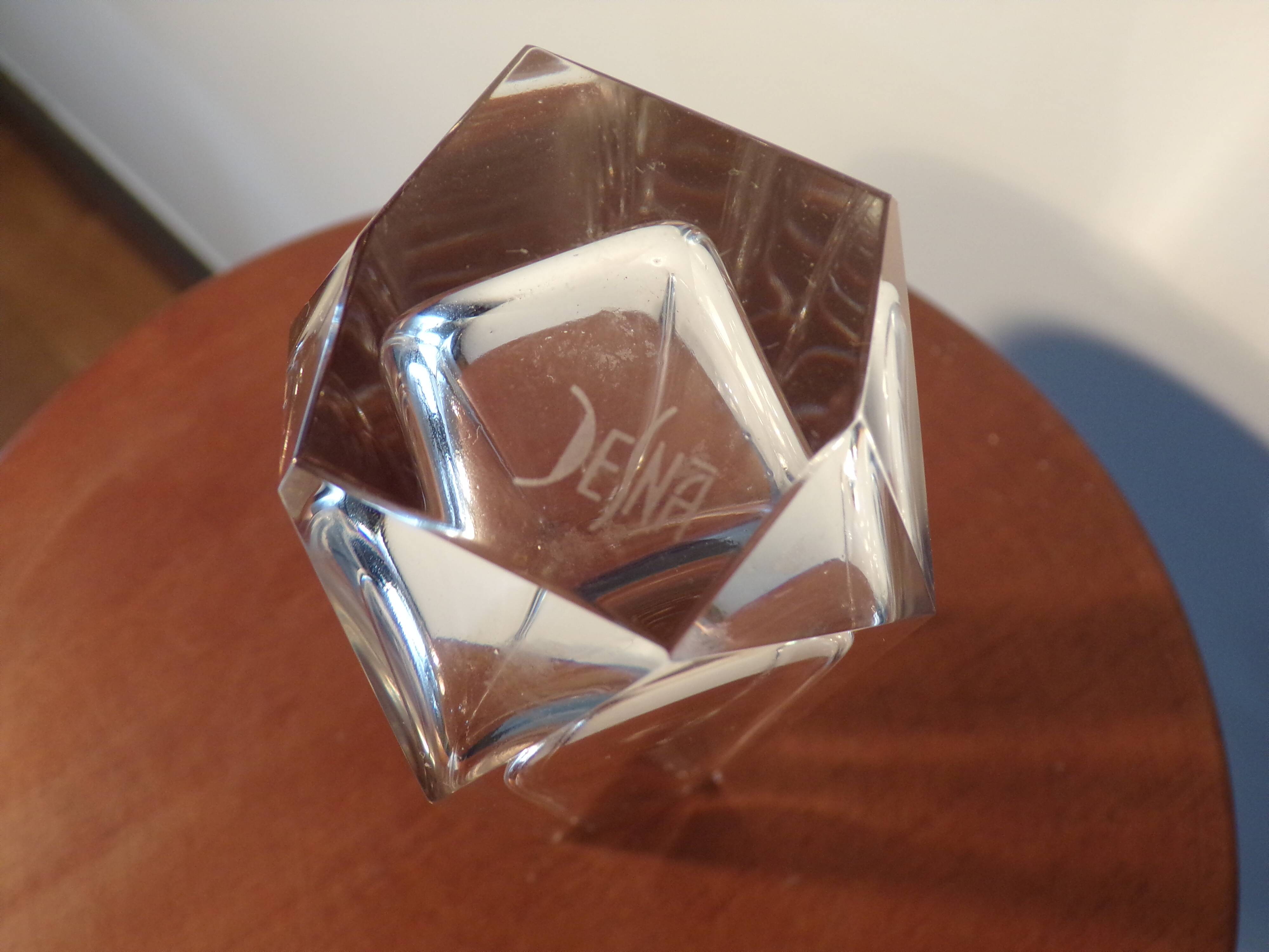Desna Diamond Vase
