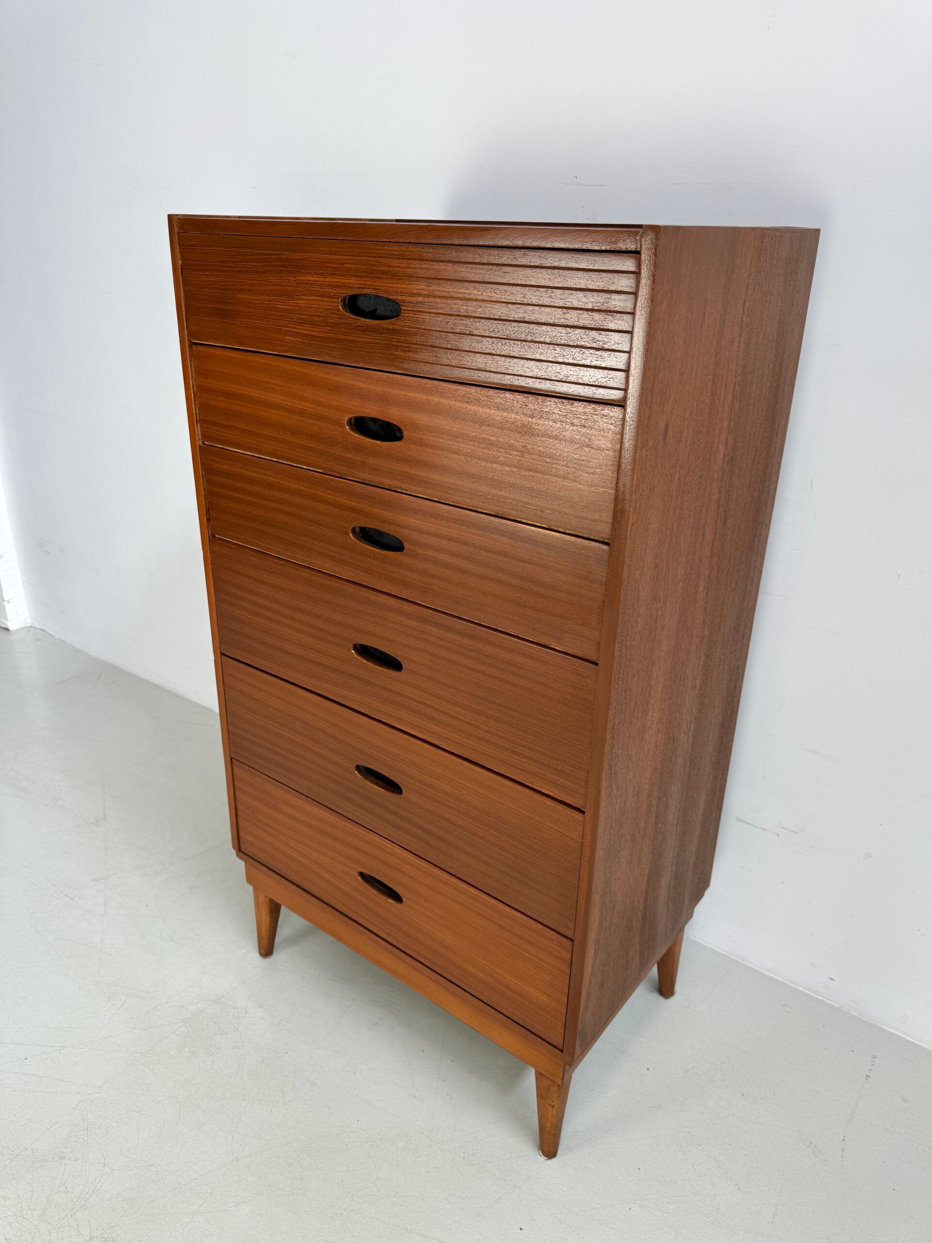 Vintage Austinsuite chest of drawers.