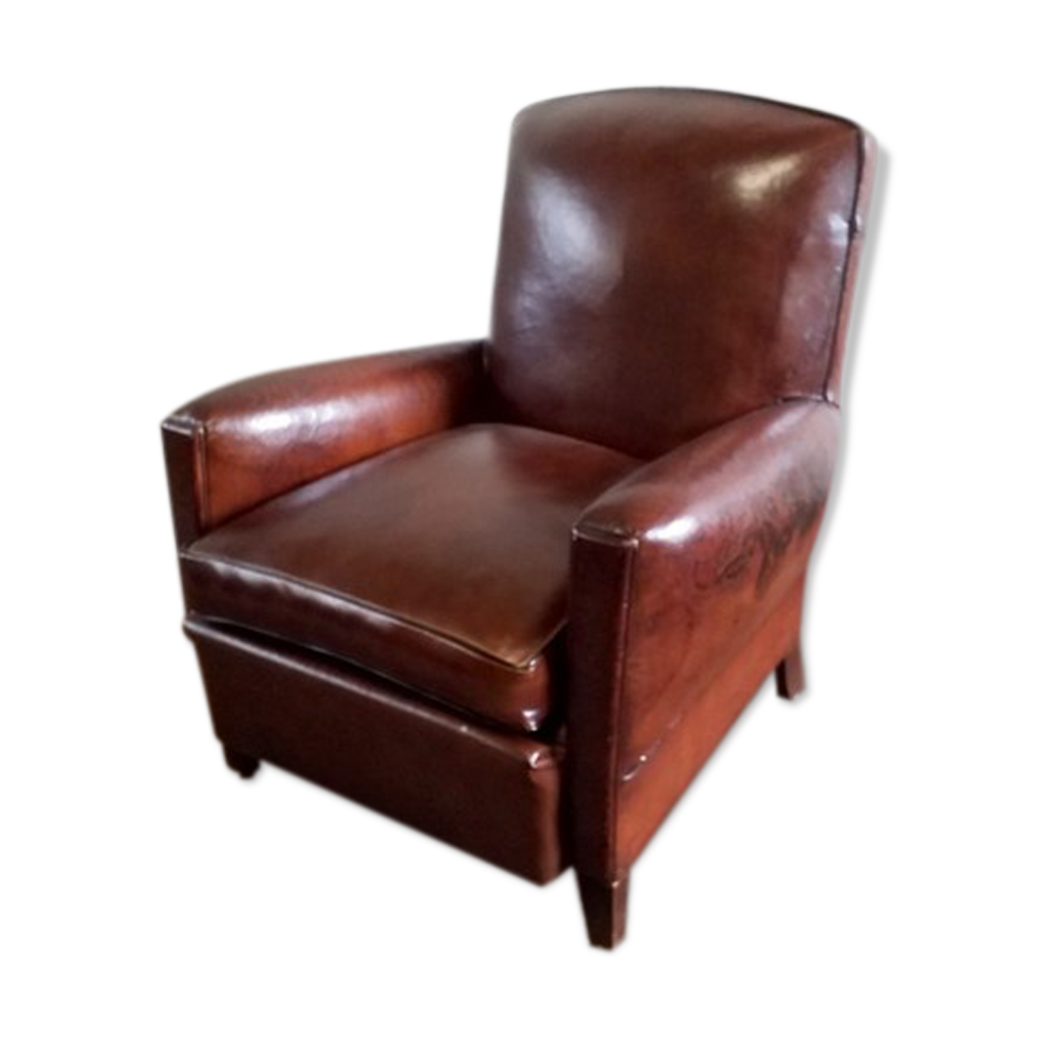 Club armchair, bulging back