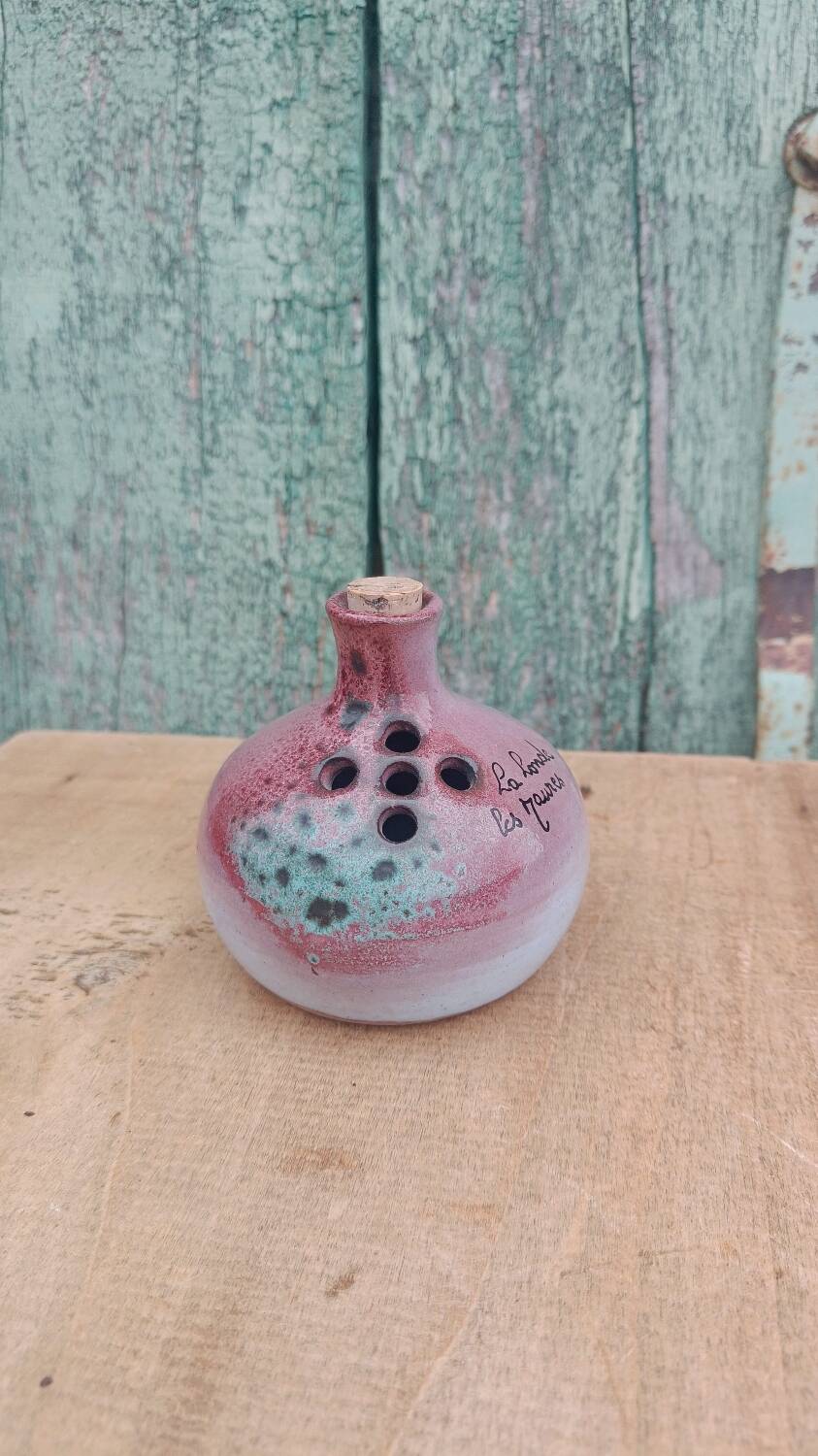 Ceramic flower vase