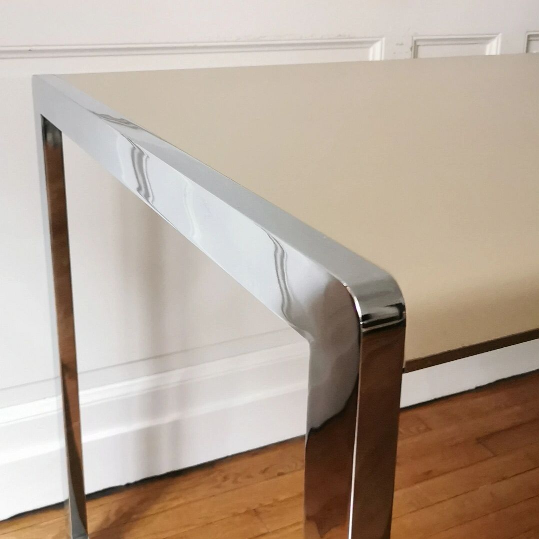 Desk / Table in chrome and lacquered metal, 1970