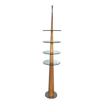 Display design tower with glass plates