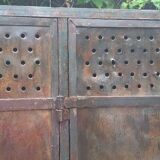 Très ancien vestiaire riveté 5 portes