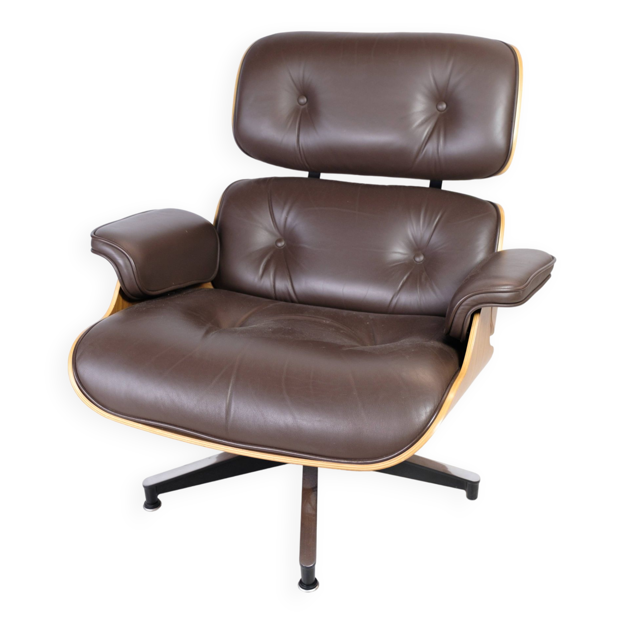 Charles Eames Lounge Chair In Brown Leather And Light Walnut
