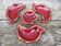Ensemble de raviers en céramique bordeaux et doré vintage 1950