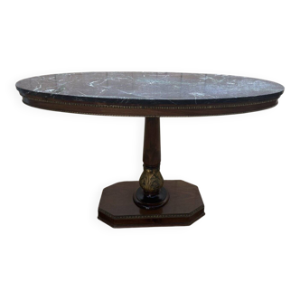 Oval Empire-style gueridon in walnut and marble.