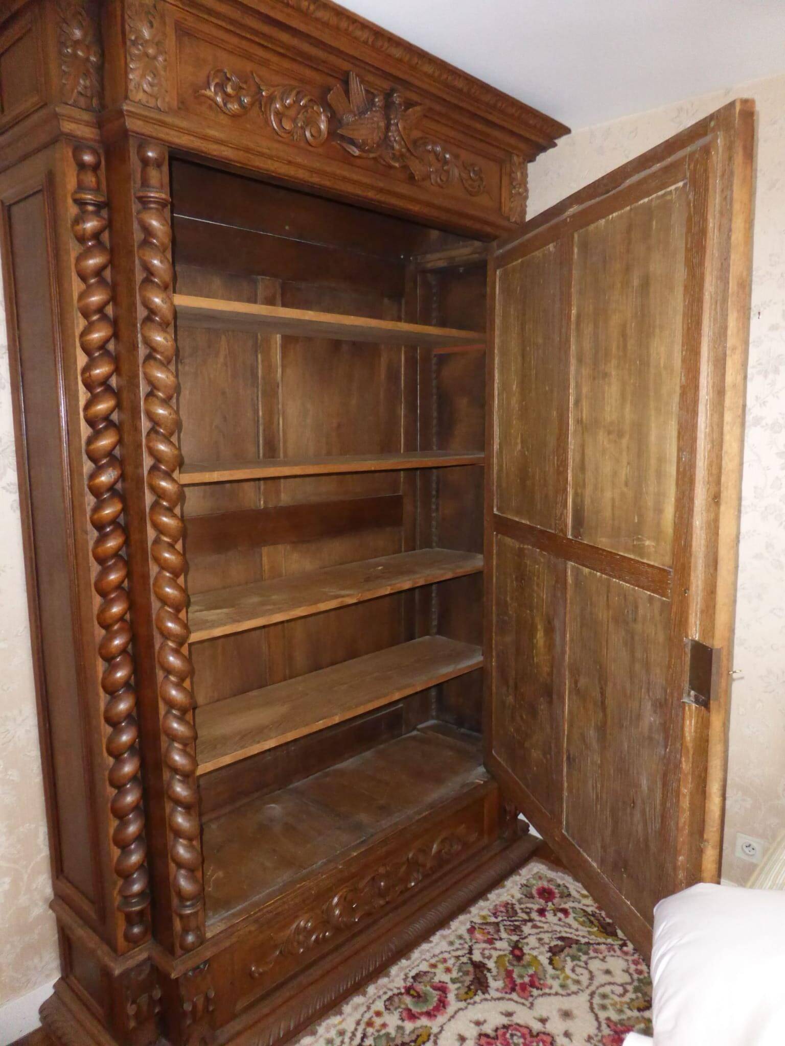 Armoire style Louis XIII Baroque