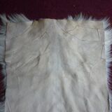 Skin of goat tannee white and beige 137x69cms