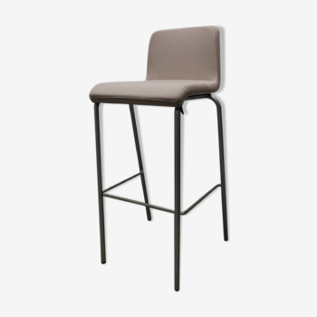 Tabouret haut B-Free de chez Steelcase en tissu Beige