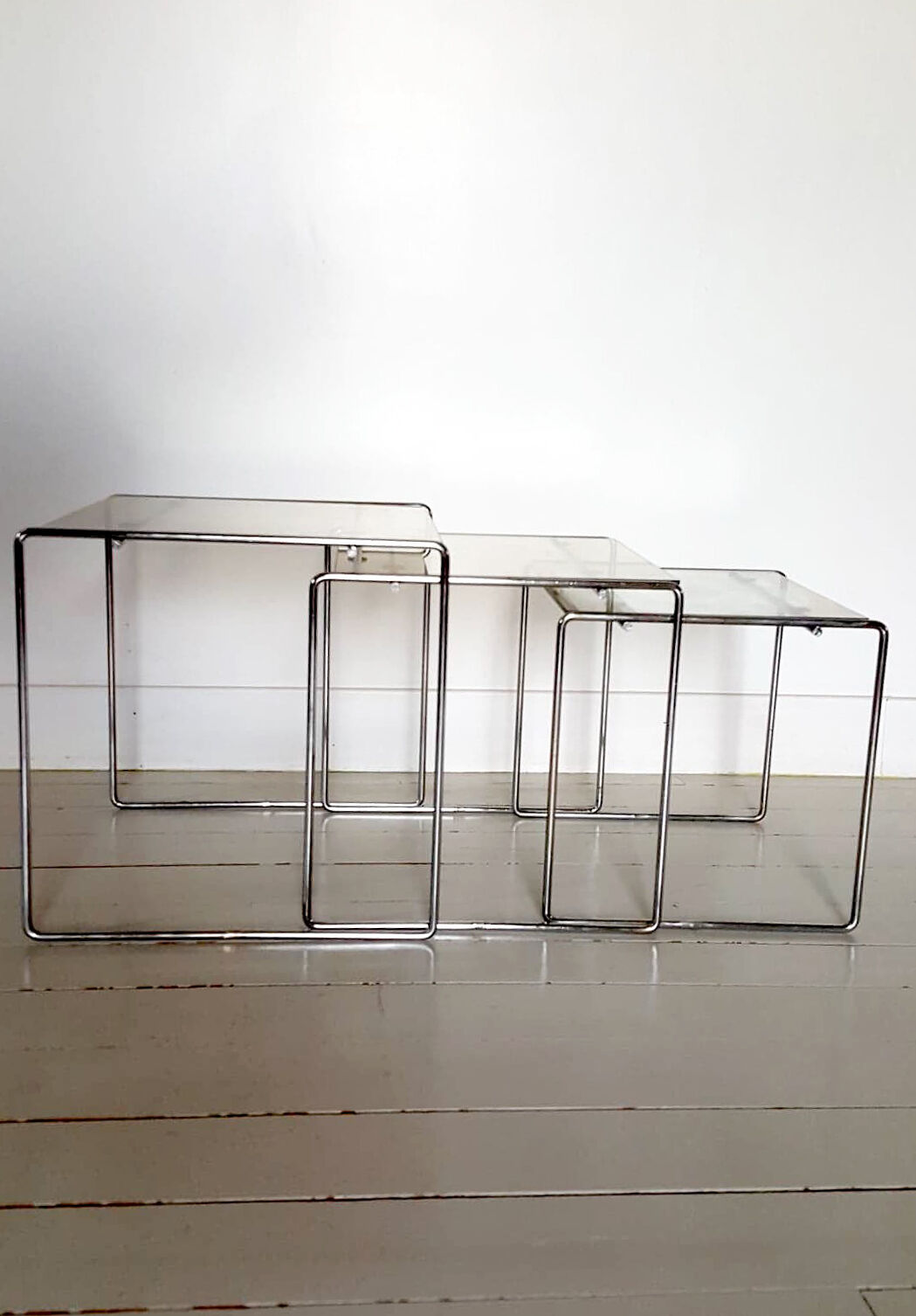 Lot of 3 glass tables