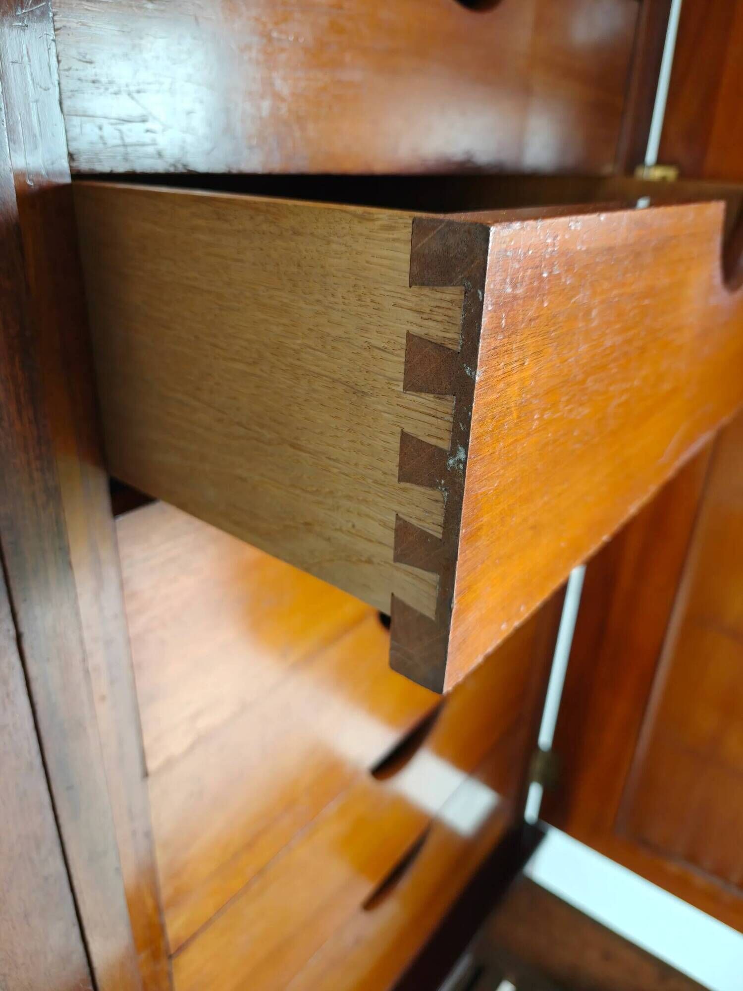 High-quality late 19th-century mahogany wardrobe by H. Pander & Zonen