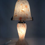 Lampe champignon en pâte de verre blanche tacheté orange à 2 feux, style Art Déco. Année 60