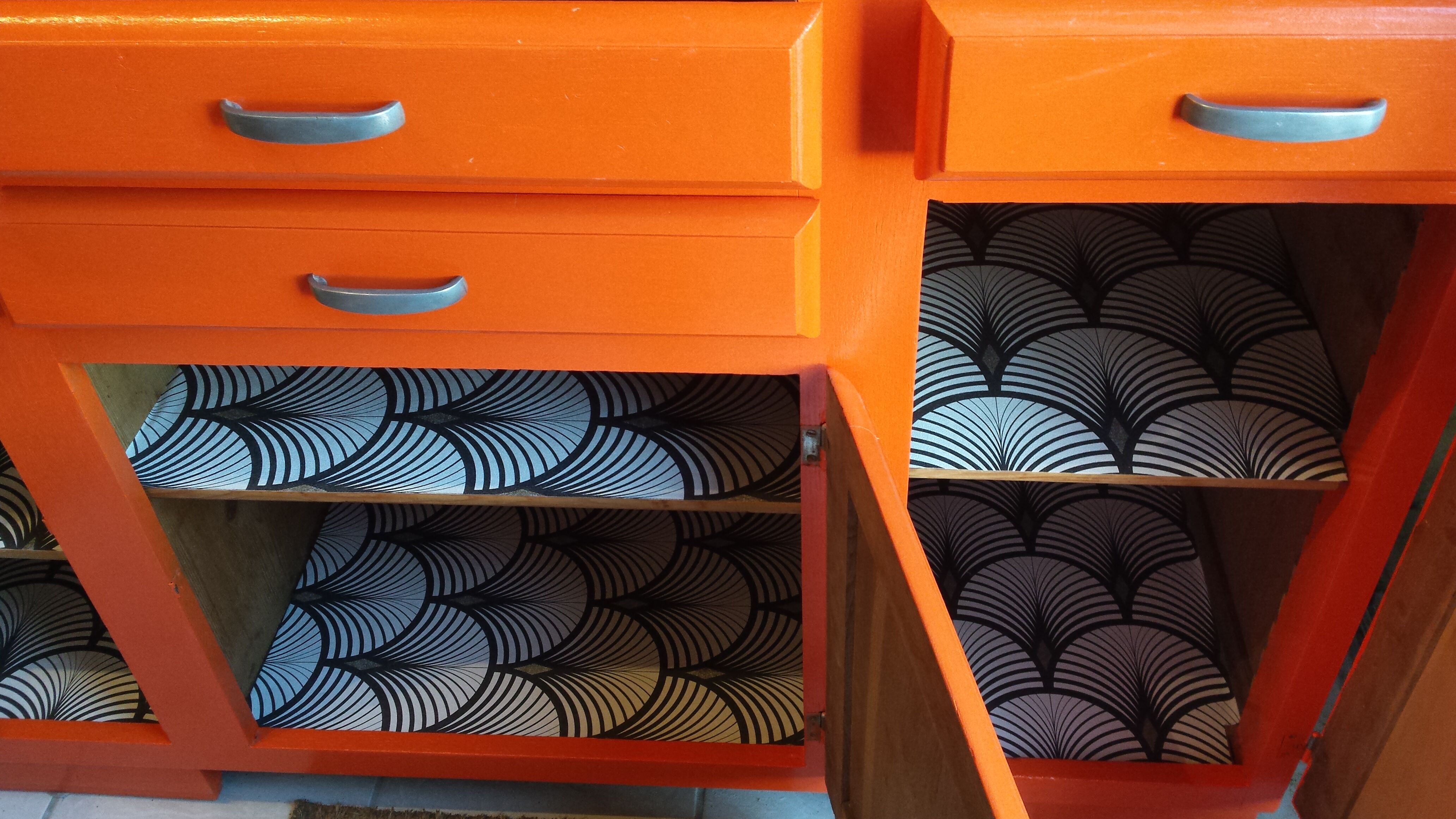 Buffet mado orange et inox
