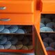 Buffet mado orange et inox