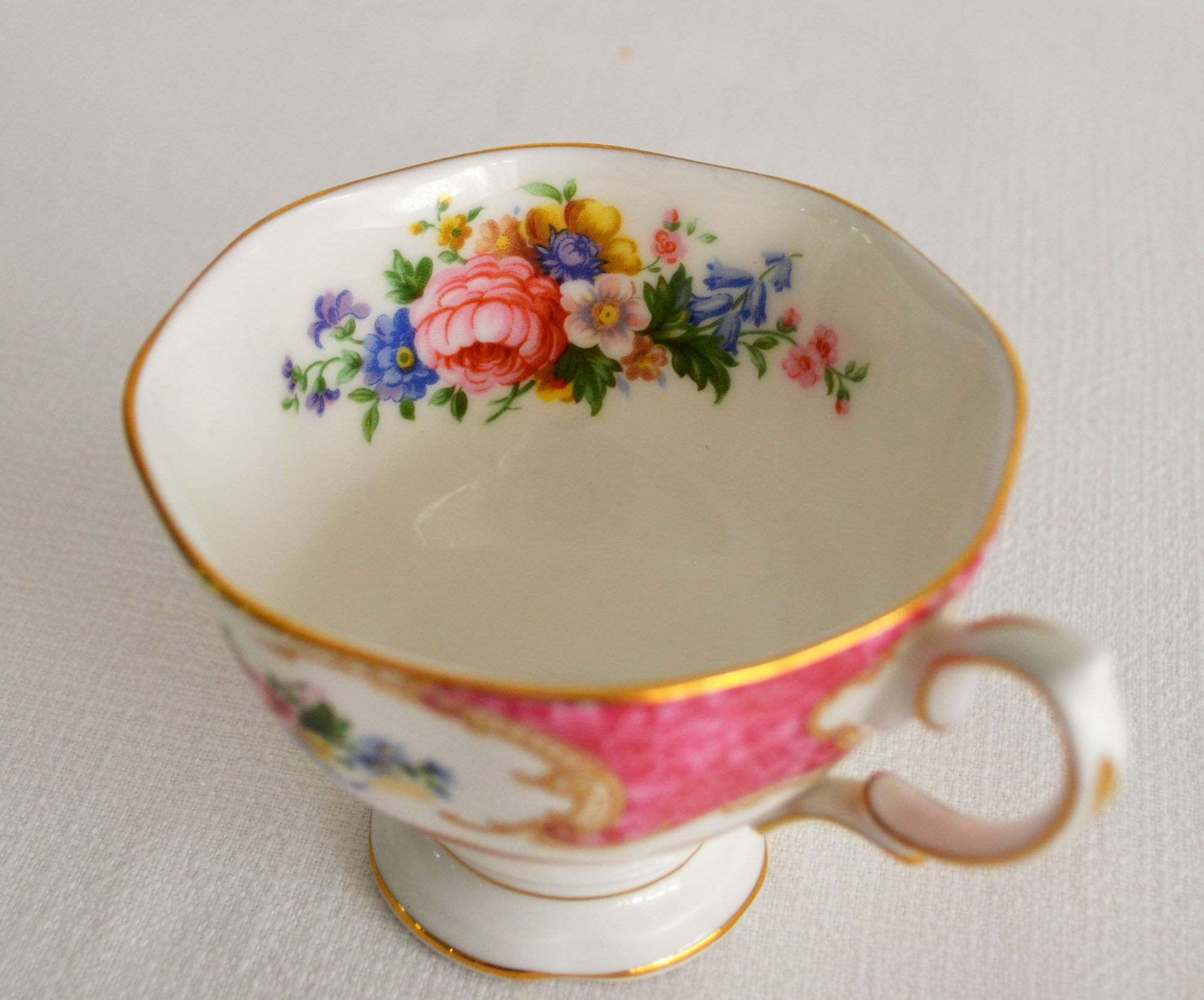 Royal English porcelain tea cup Albert "Lady Carlyle"