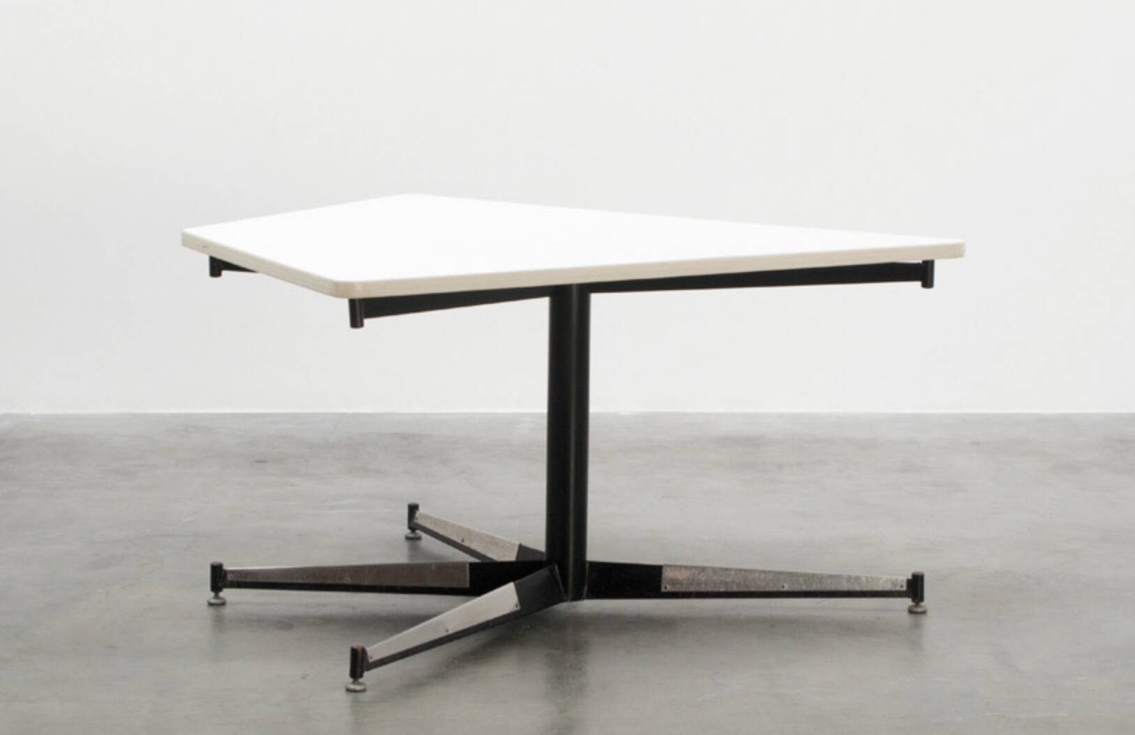 Hic dining table - Willy Van der Meeren - 1967