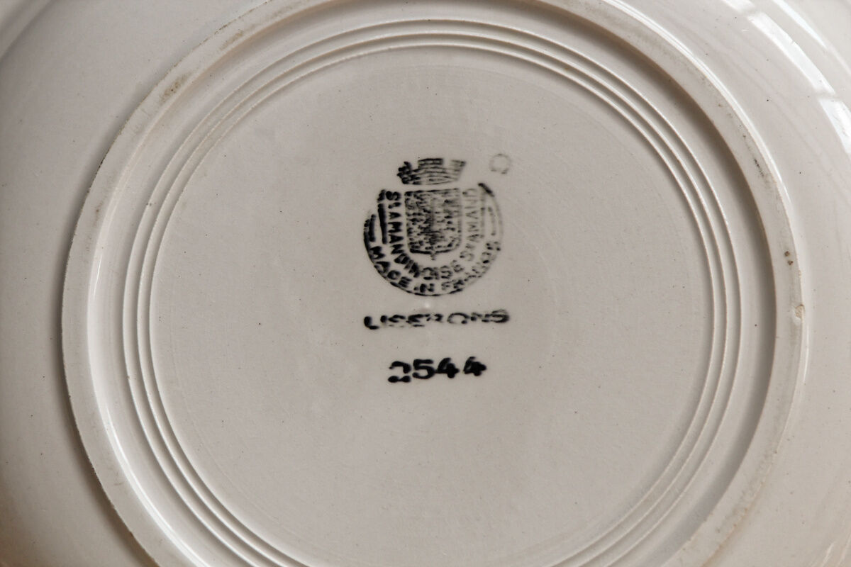 Hollow flat St Amand Oise, model Liserons