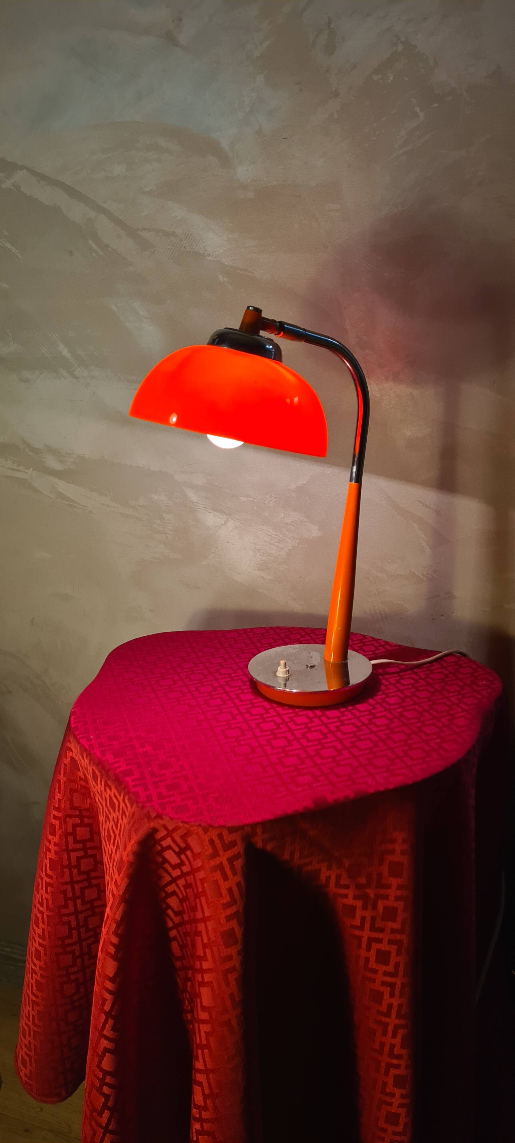 1970s chrome and acrylic desk lamp 40x27elec inter button