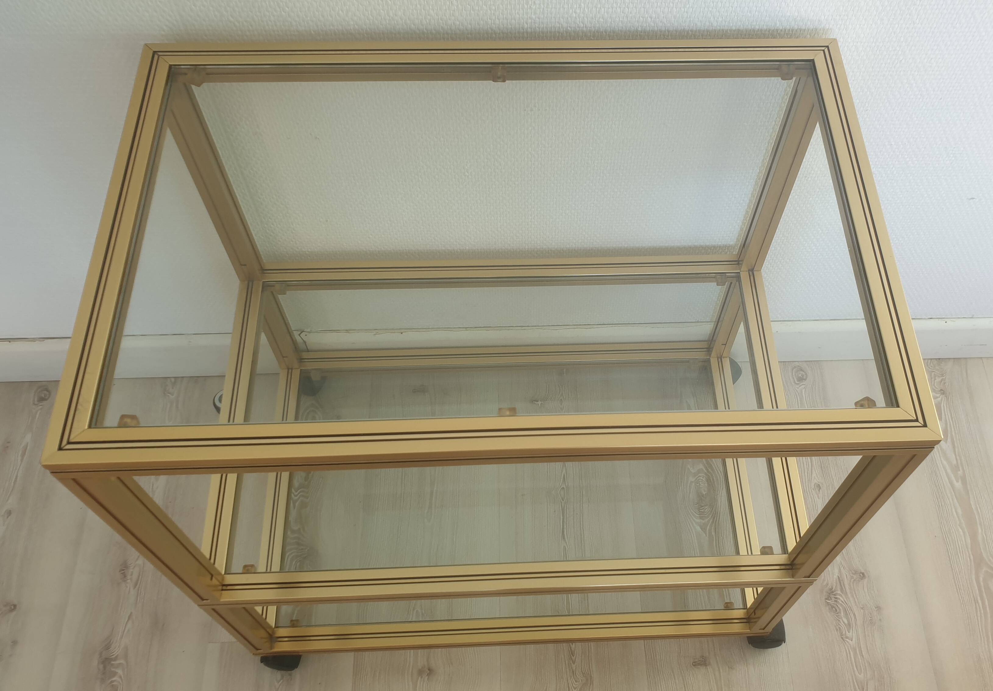 Dessert trolley in brass and glass