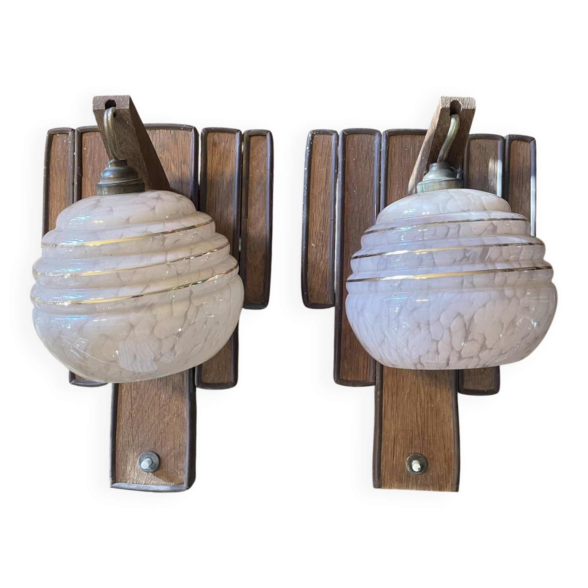 Paire vintage Art Deco wall sconces in pink glass.