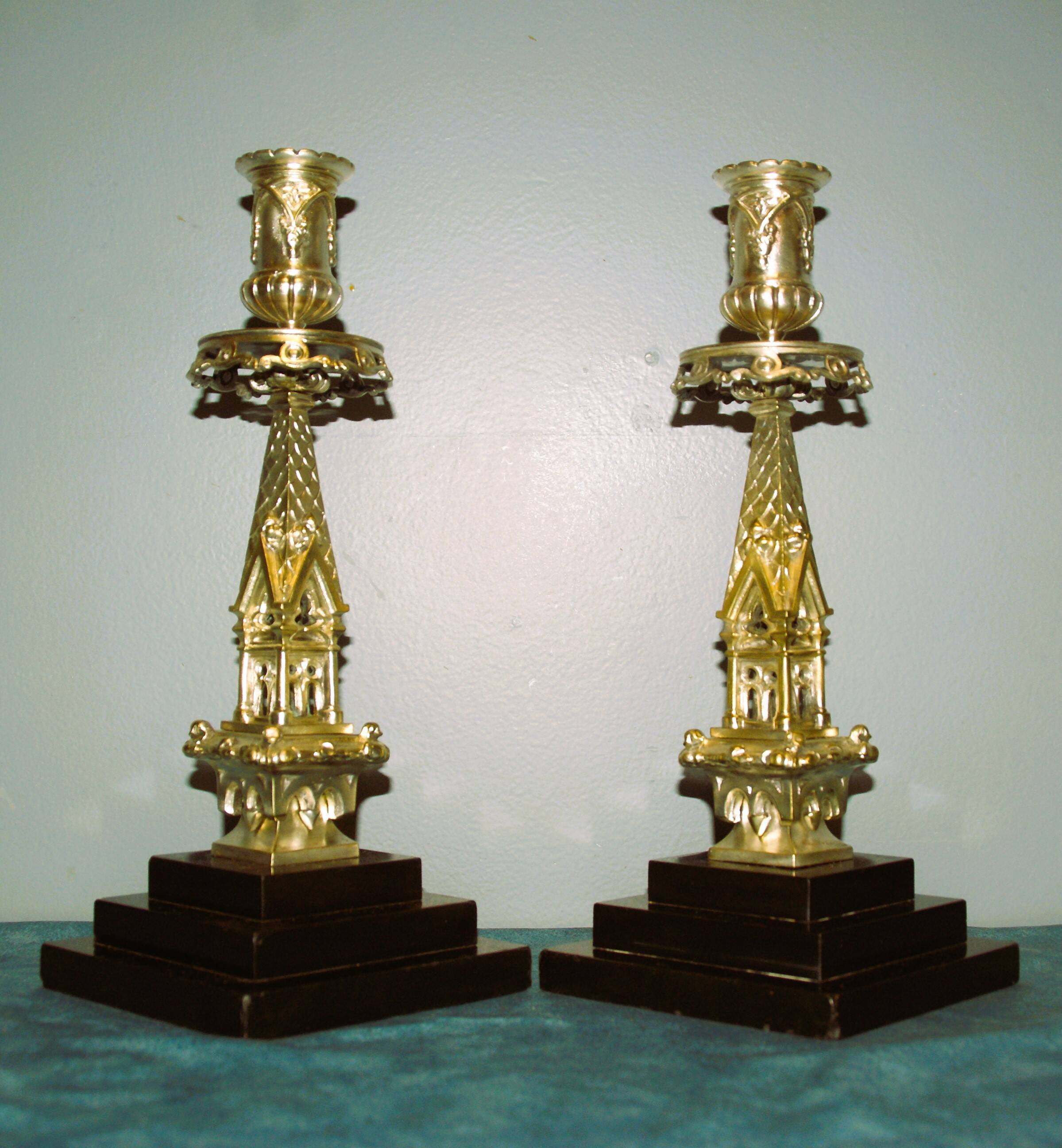 Rare paire de chandeliers en bronze XIX siècle
