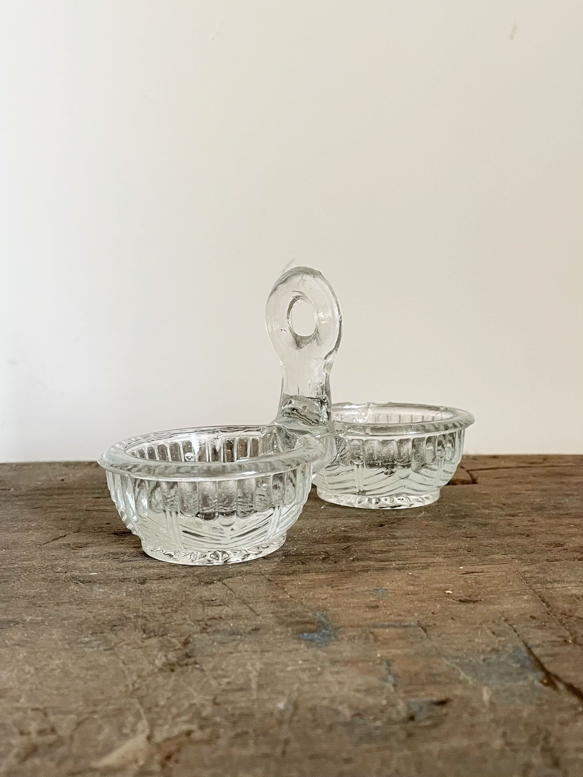 Glass pepper salt shaker