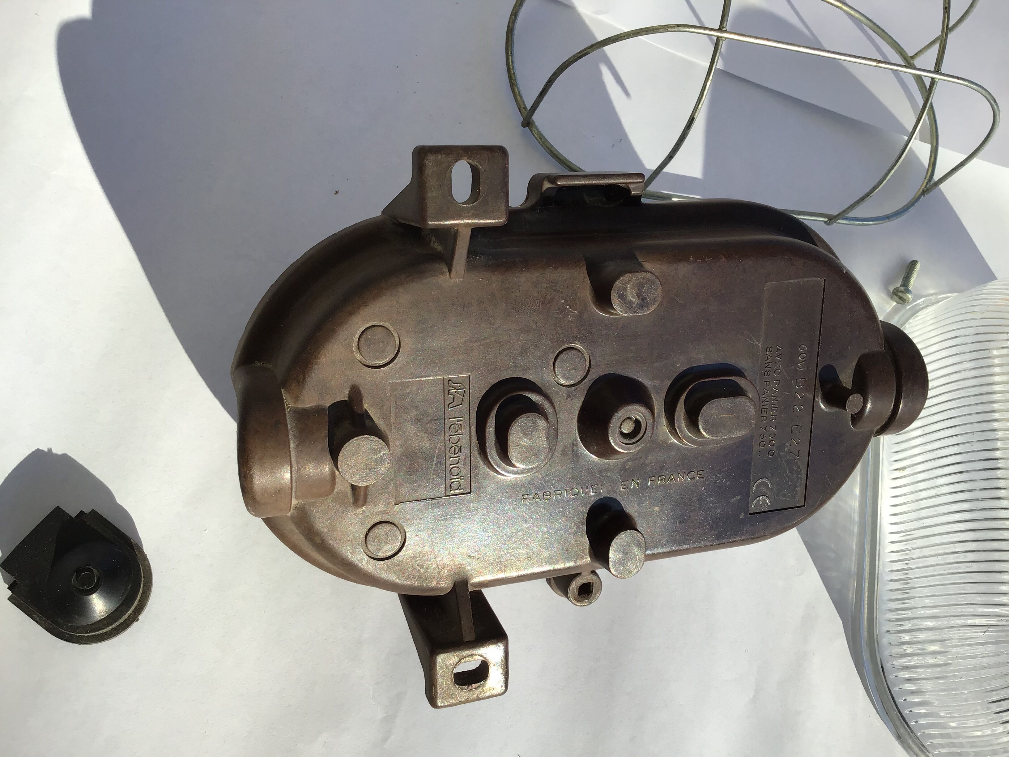 Industrial sconce hublot oval bakelite base