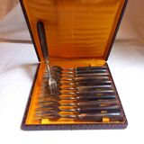 Coffret de 12 fourchettes à gâteau en inox, manche en corne marron
