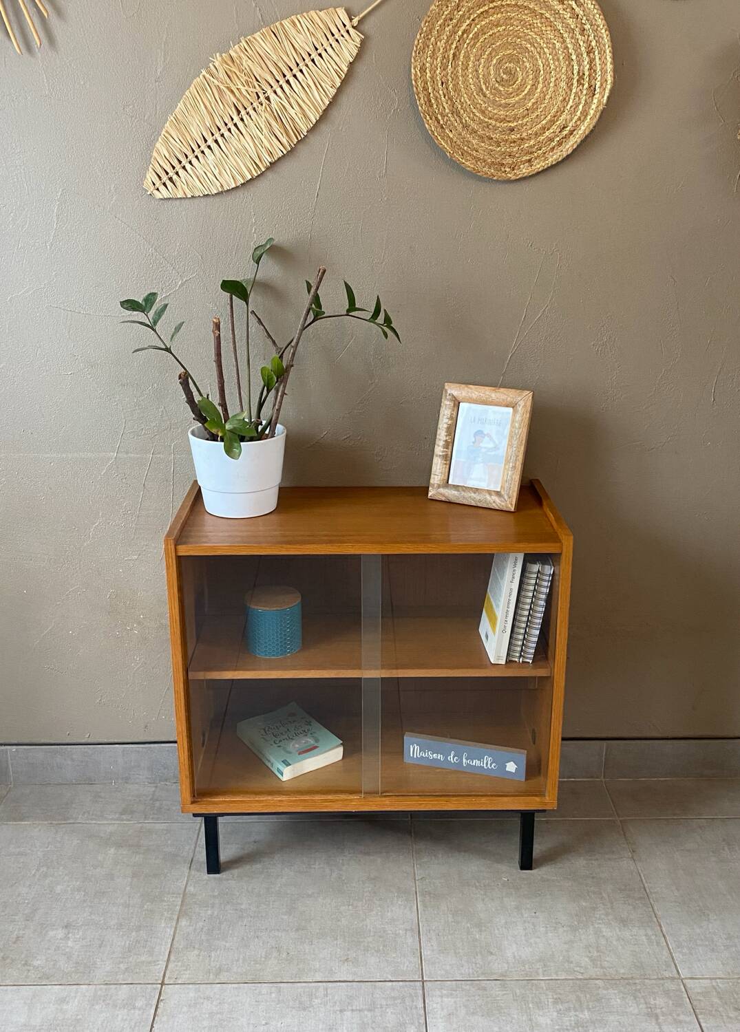 Vintage display cabinet (or TV cabinet)