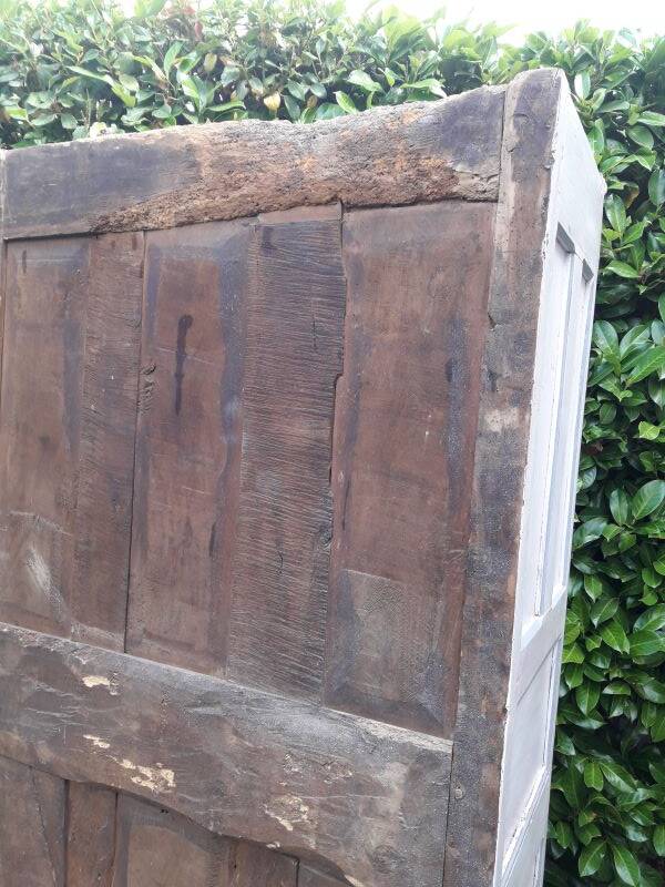 Bonnetière, standing man, Louis XV, 18th century walnut