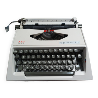 Machine à écrire AEF Olympia Splendid années 80
