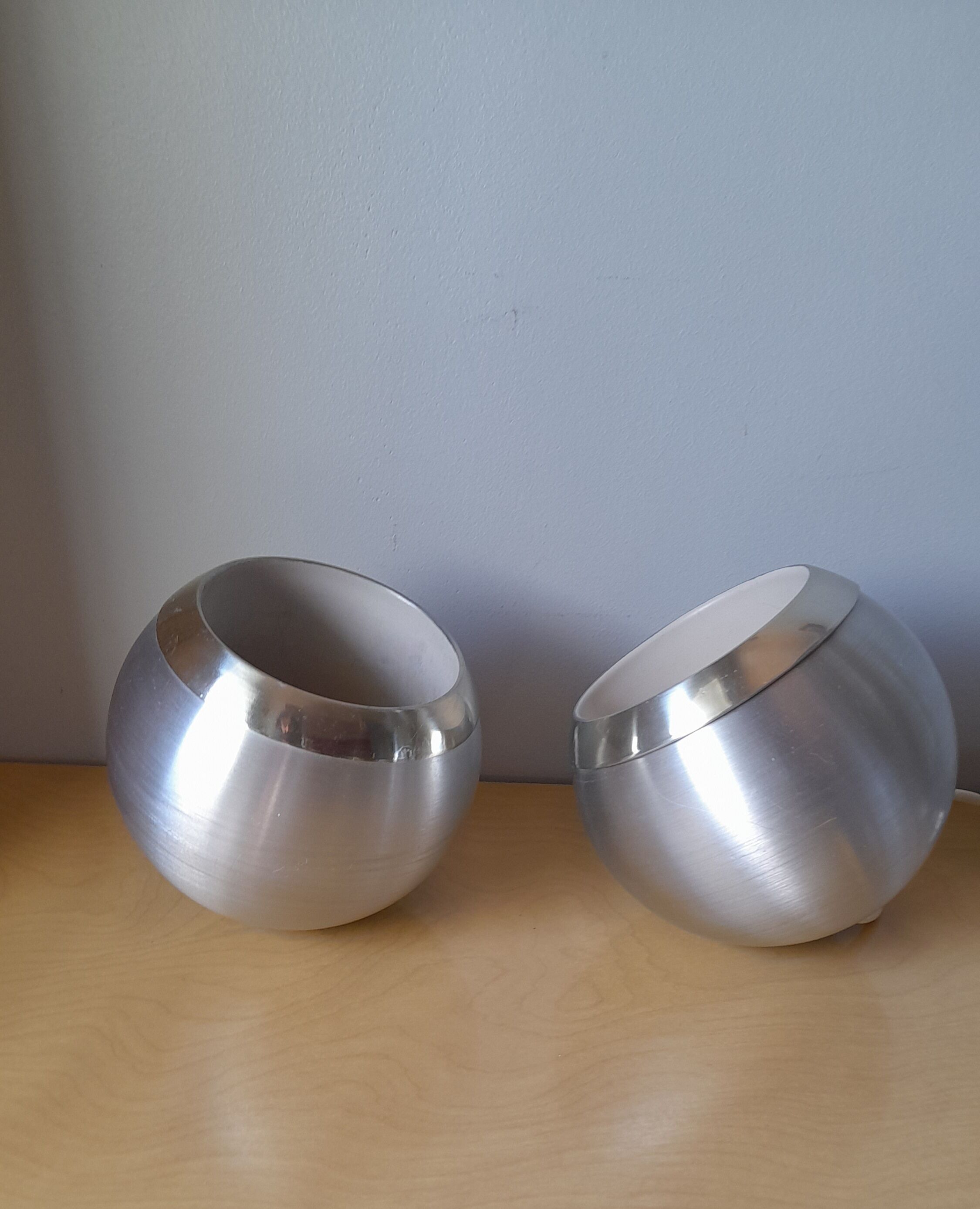 Pair of eyeball spots, Alumininor