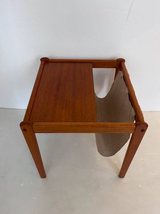 occasional table / magazine rack in teak and turbo-edged fabric