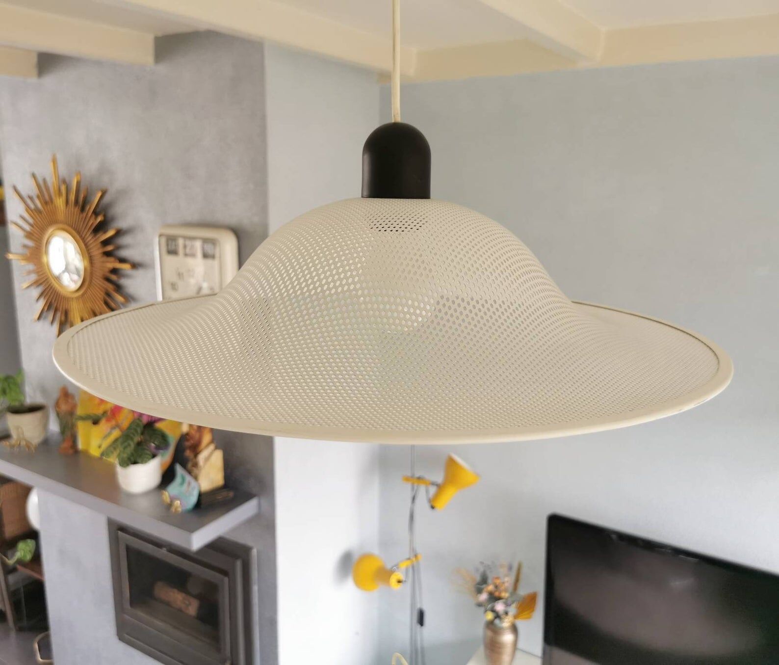 Vintage white metal suspension 1980