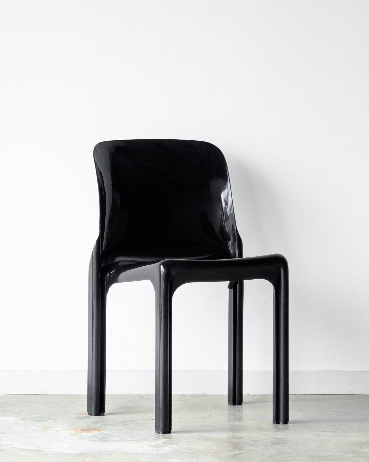 4 vintage chairs model Selene, Vico Magistretti for Artemide, 1970