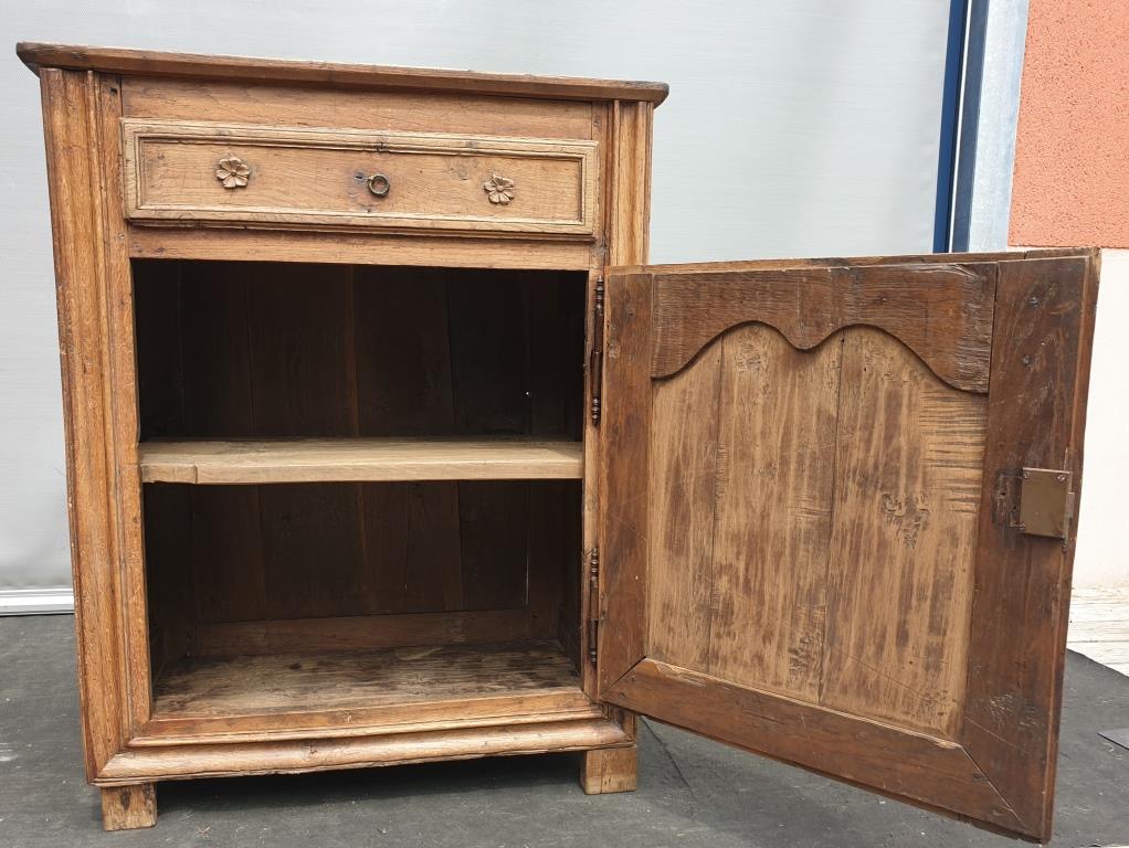 Confectionery buffet high Norman XVIIIth