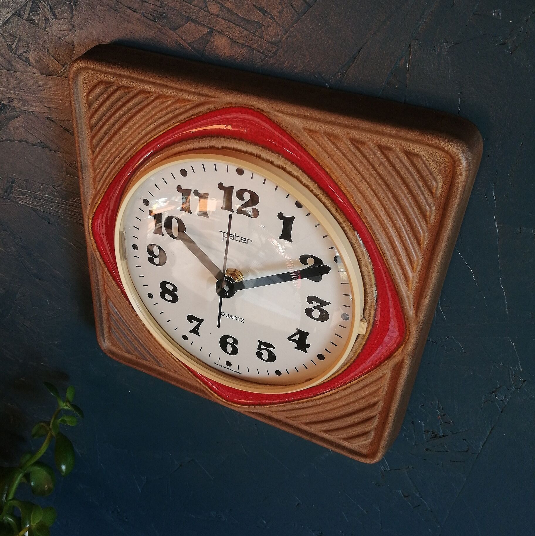 Vintage ceramic clock silent wall clock square "Peter red brown"
