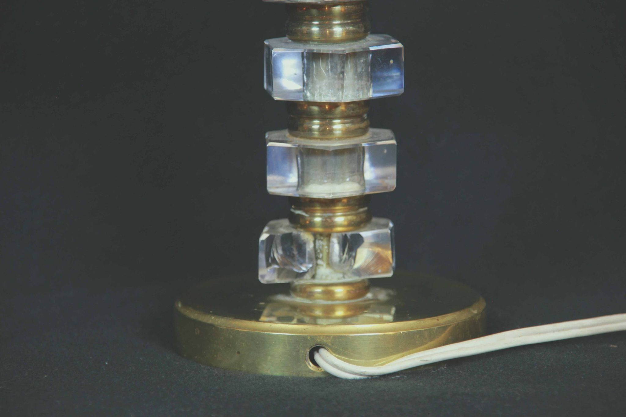 Pair of brass & lucite bedside lamps, France, Mid-Century