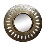 Old round oriental mirror in chiseled brass 29cm