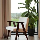Fauteuil vintage bouclé blanc model 366 by Chierowski