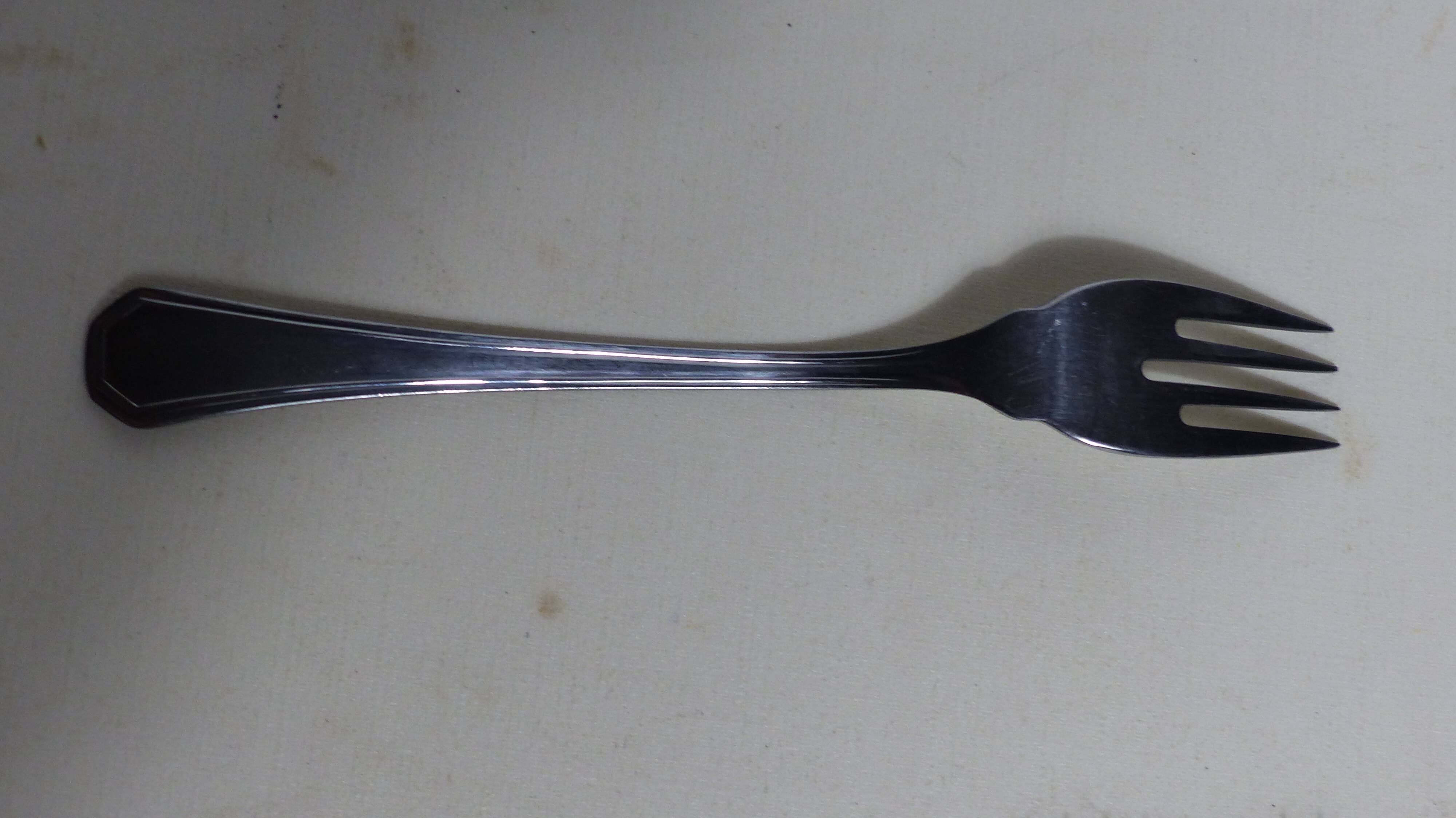 12 fish place settings