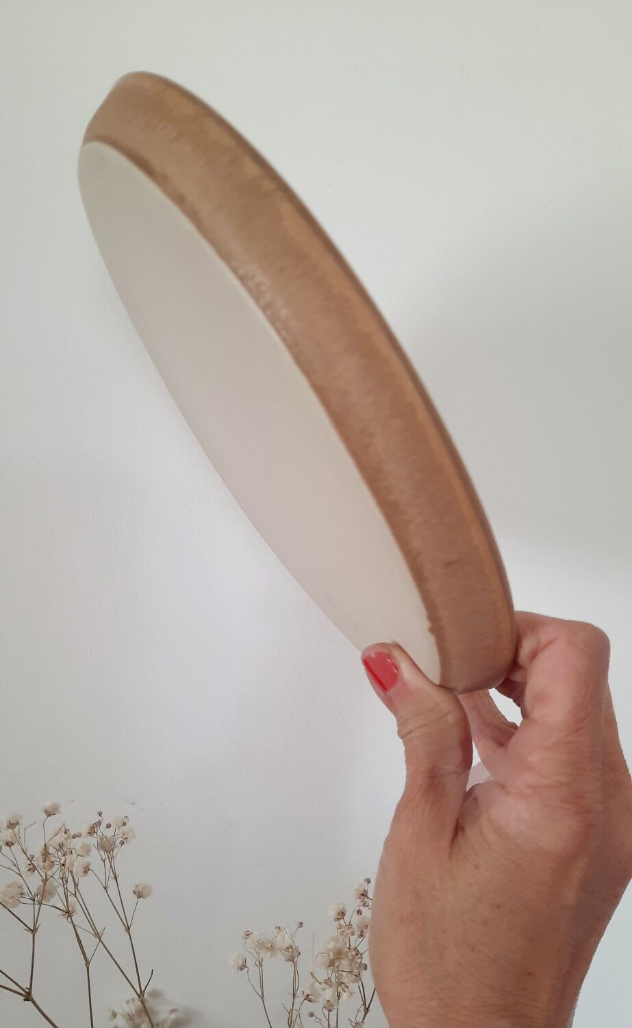 Flat stoneware plate